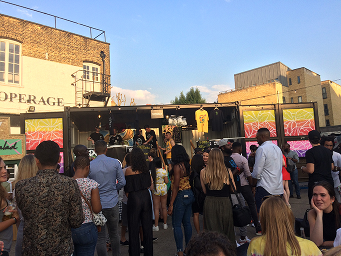 KING COOKDAILY CULTURE TRUCK VEGAN NIGHTS CROWD